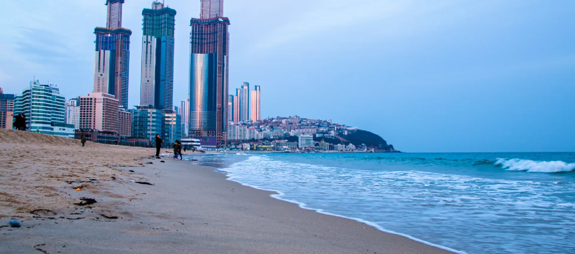 busan-haeundae-plaji.webp