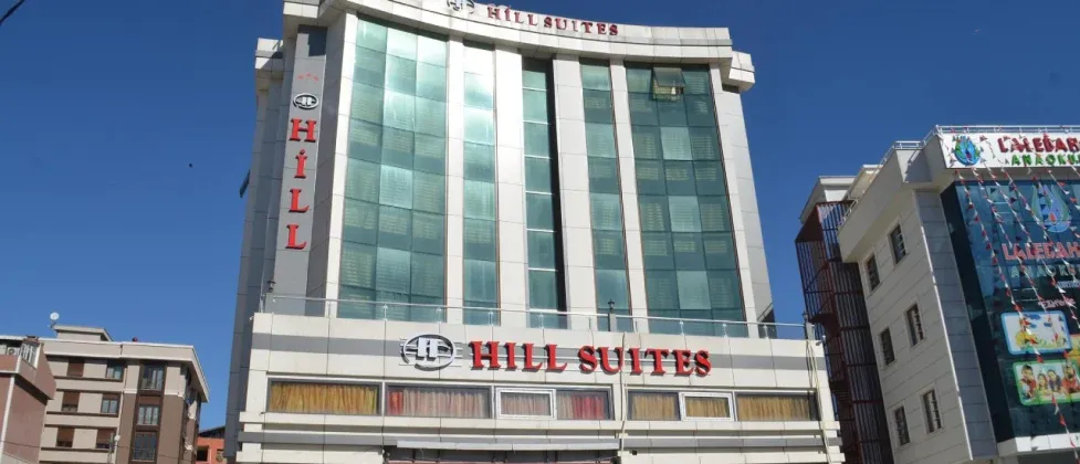 hill-suites-977x420.webp